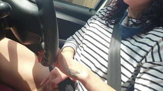 ���্রহণ একটি পাবলিক গাড়ী ড্রাইভ যখন বাজানো, সঙ্গে আমার ছোট গুদ