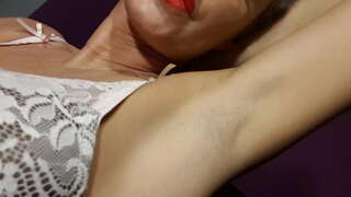 оближи եւ понюхай իմ подмышку